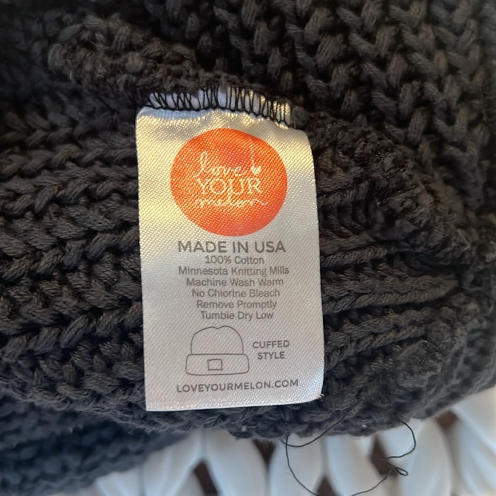 LOVE YOUR MELON Gold Foil Cuffed Beanie Limited Edition 2017 RETIRED LYM - Picture 3 of 3